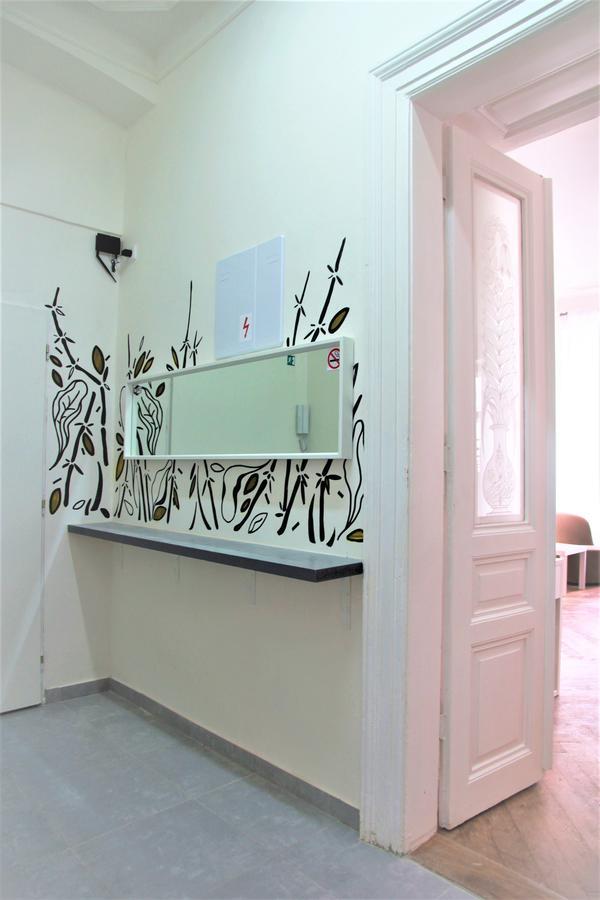 The Republic Garden Hostel Πράγα Εξωτερικό φωτογραφία