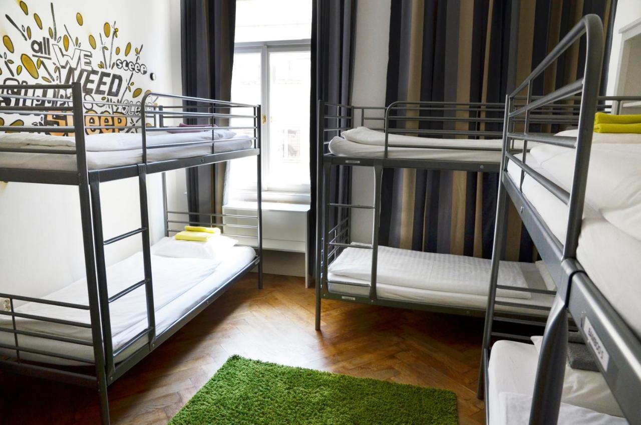 The Republic Garden Hostel Πράγα Εξωτερικό φωτογραφία