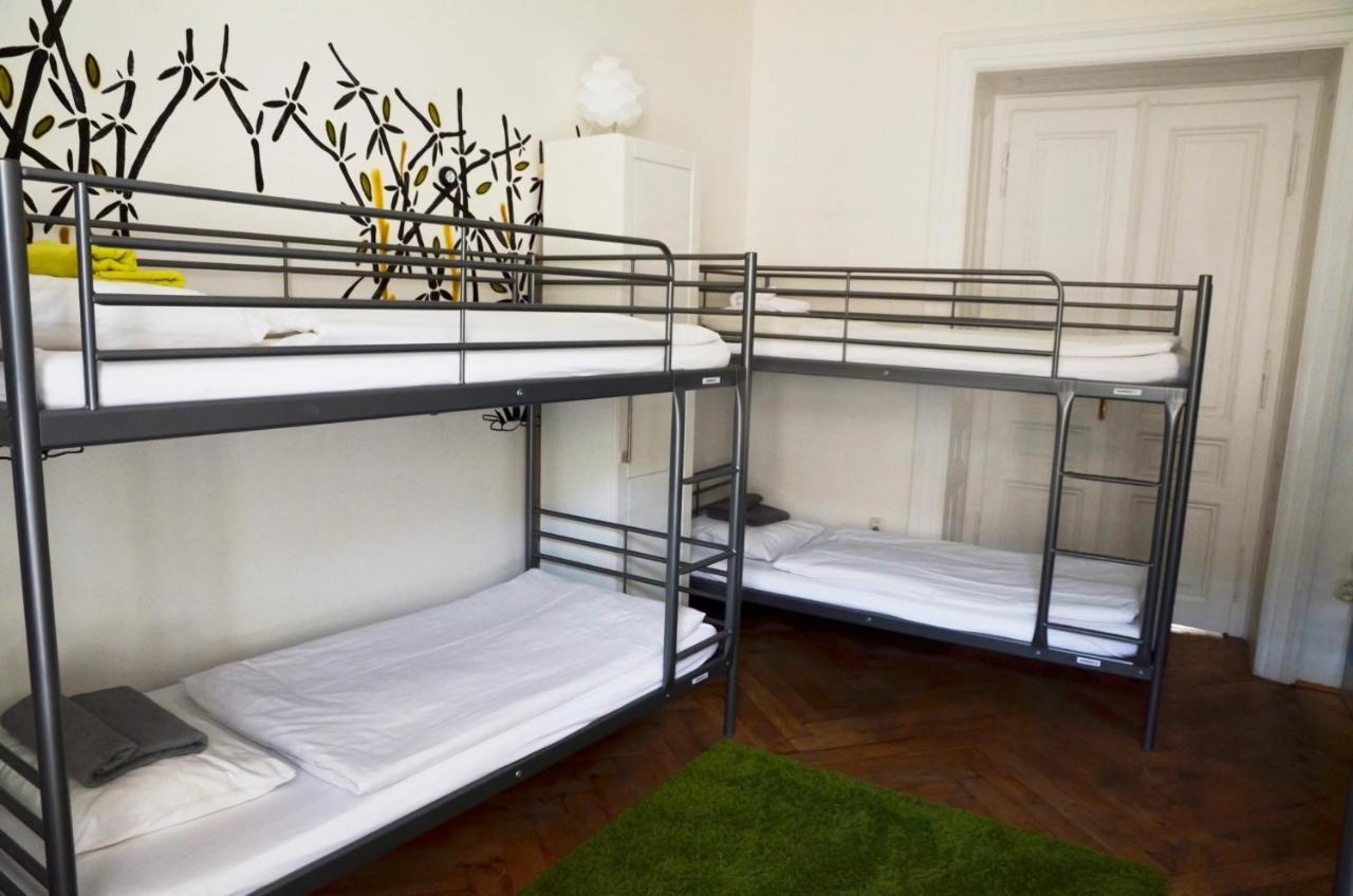 The Republic Garden Hostel Πράγα Εξωτερικό φωτογραφία