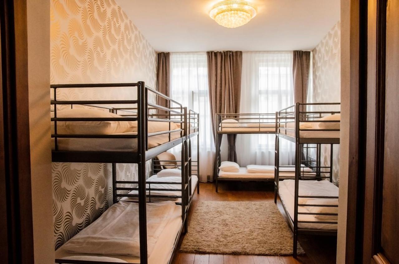 The Republic Garden Hostel Πράγα Εξωτερικό φωτογραφία