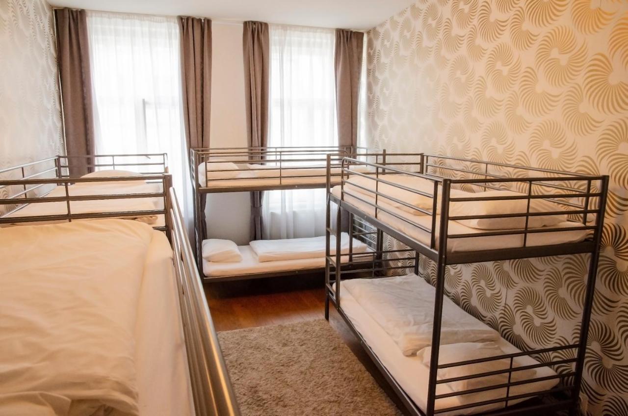 The Republic Garden Hostel Πράγα Εξωτερικό φωτογραφία