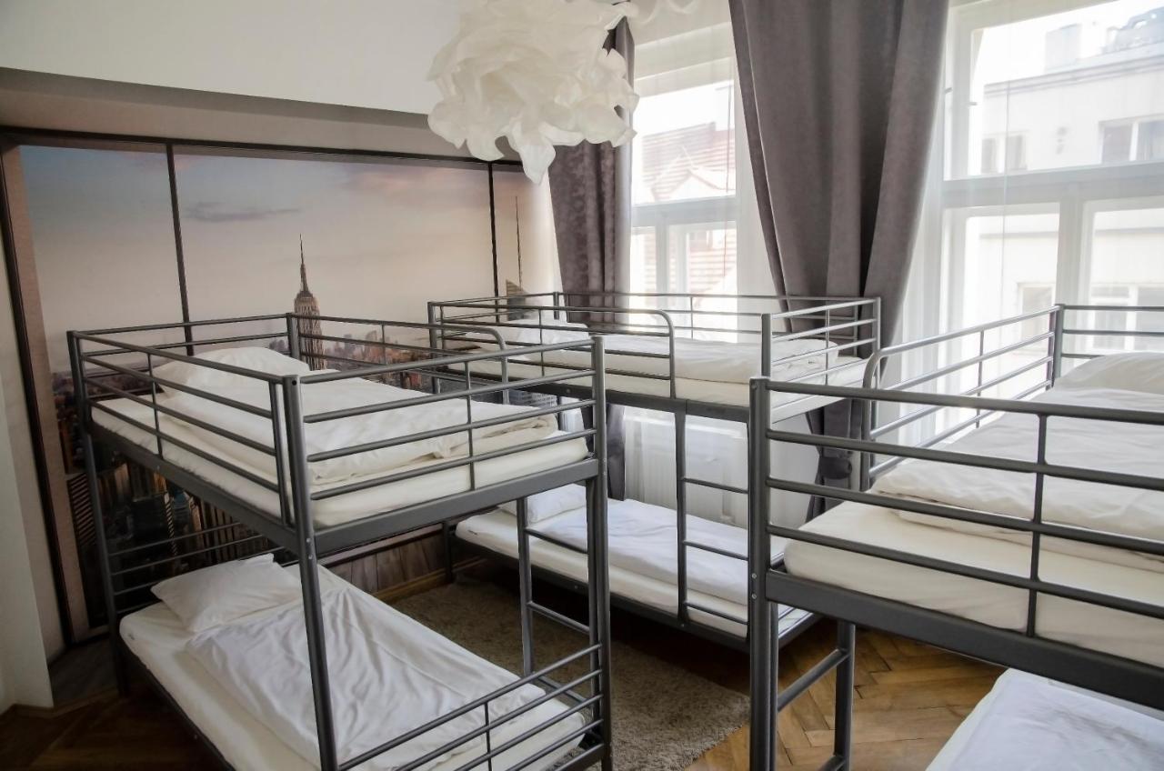 The Republic Garden Hostel Πράγα Εξωτερικό φωτογραφία
