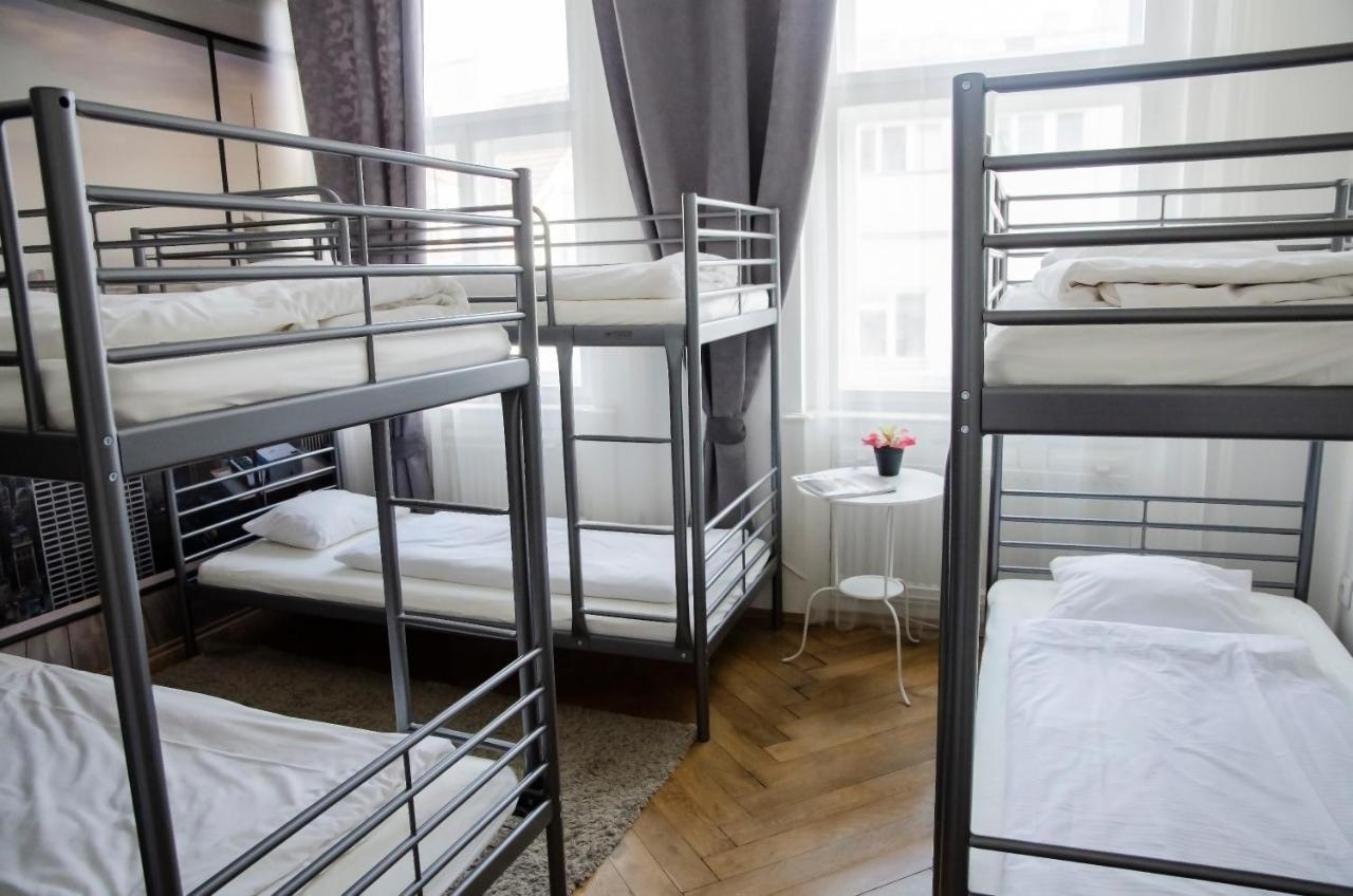 The Republic Garden Hostel Πράγα Εξωτερικό φωτογραφία