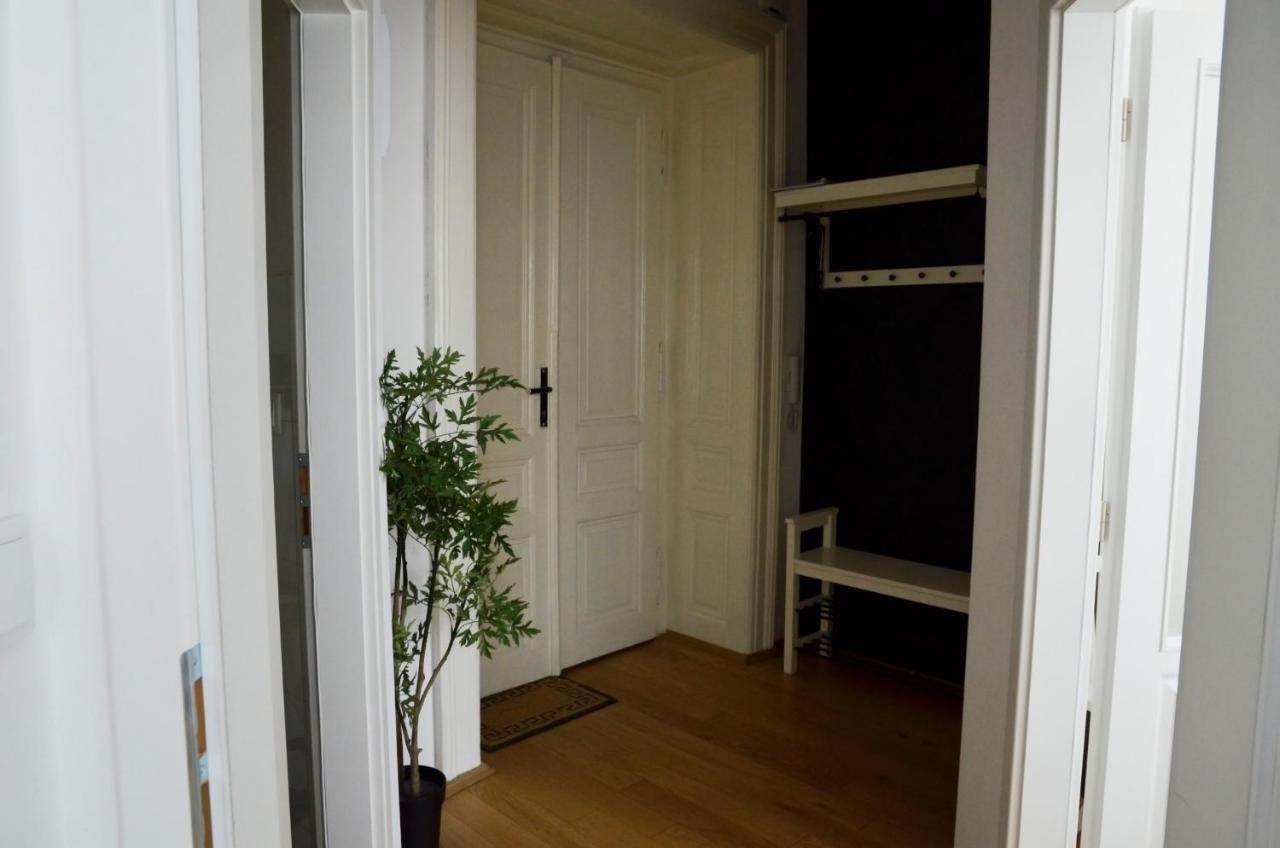 The Republic Garden Hostel Πράγα Εξωτερικό φωτογραφία
