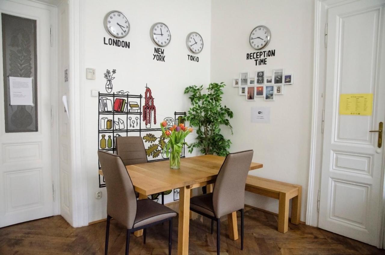 The Republic Garden Hostel Πράγα Εξωτερικό φωτογραφία